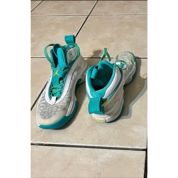Jordan Zoom Separate 2 Youth Basketball Shoes – Size 6Y - Picture 1 of 2